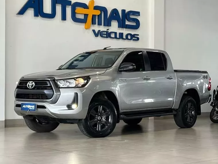 Toyota Hilux Prata 17