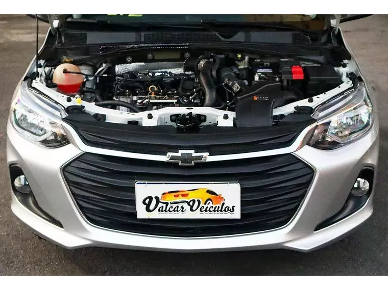 Chevrolet Onix Prata 4