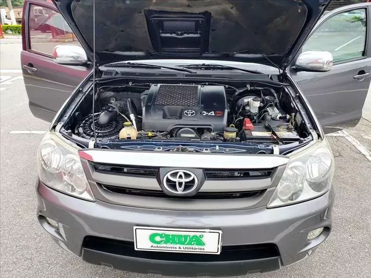 Toyota Hilux SW4 Cinza 8