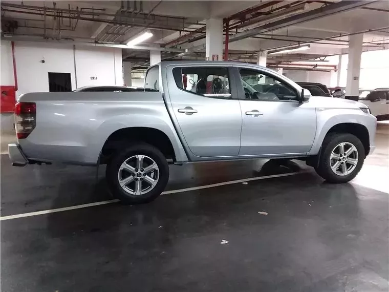 Mitsubishi L200 Triton Prata 2