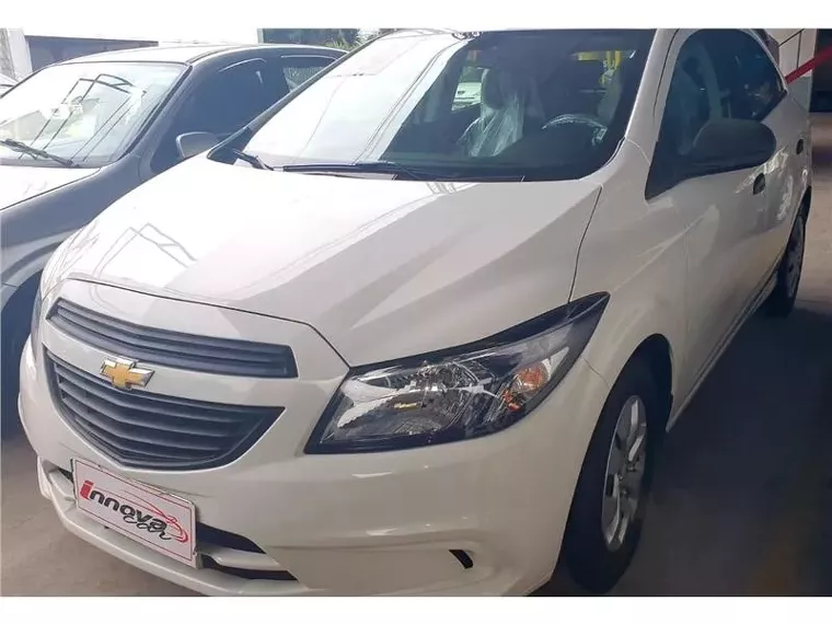 Chevrolet Onix Branco 4