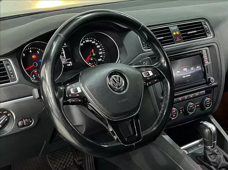 Volkswagen Jetta Preto 15