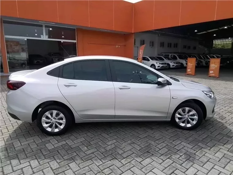 Chevrolet Onix Prata 2