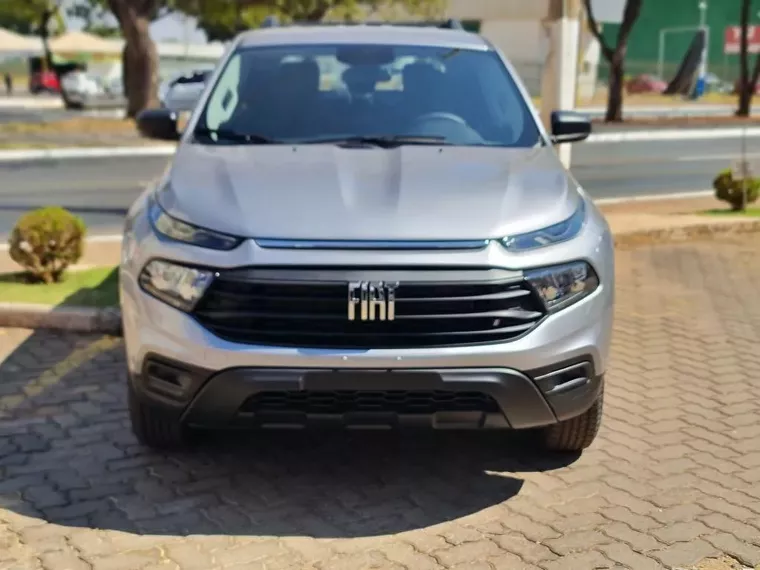 Fiat Toro Branco 12