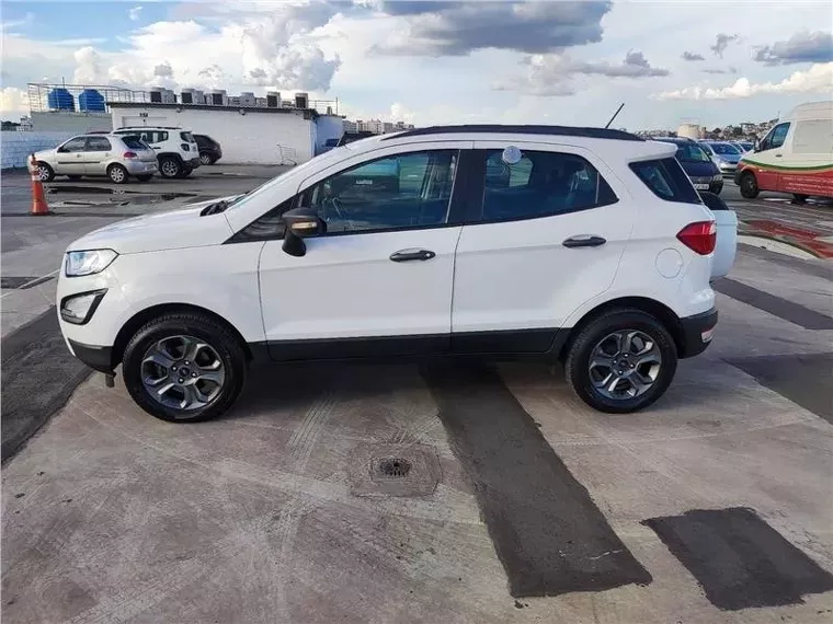 Ford Ecosport Branco 4