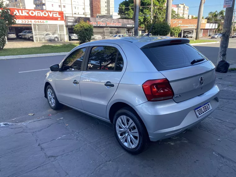 Volkswagen Gol Prata 18