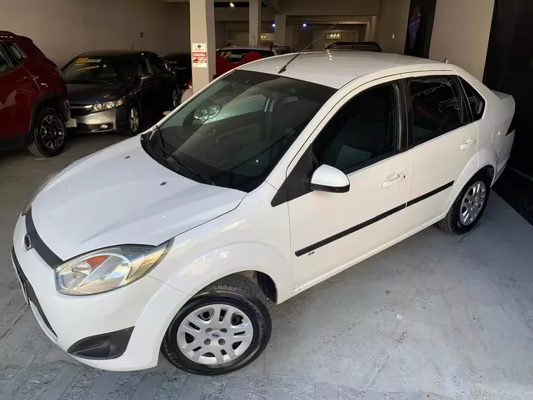 Ford Fiesta Branco 3