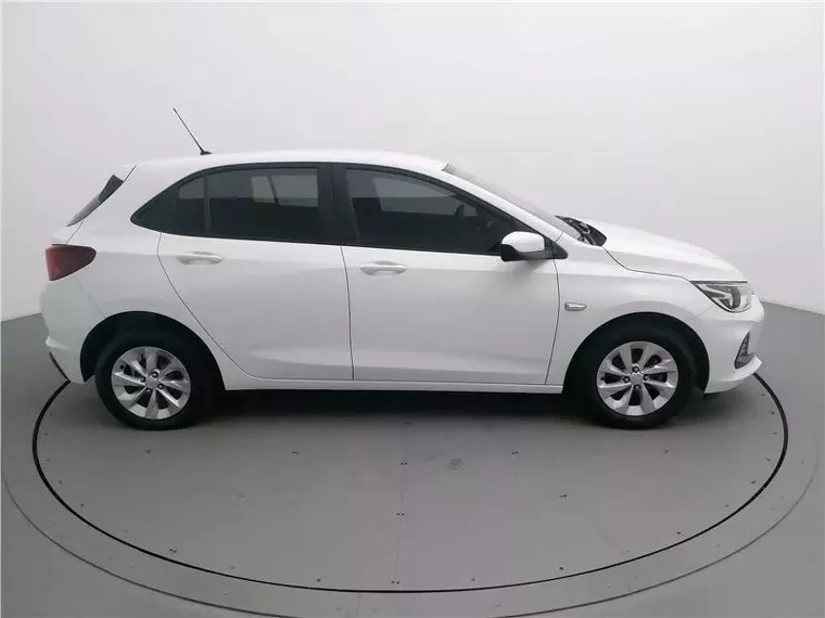 Chevrolet Onix Branco 14