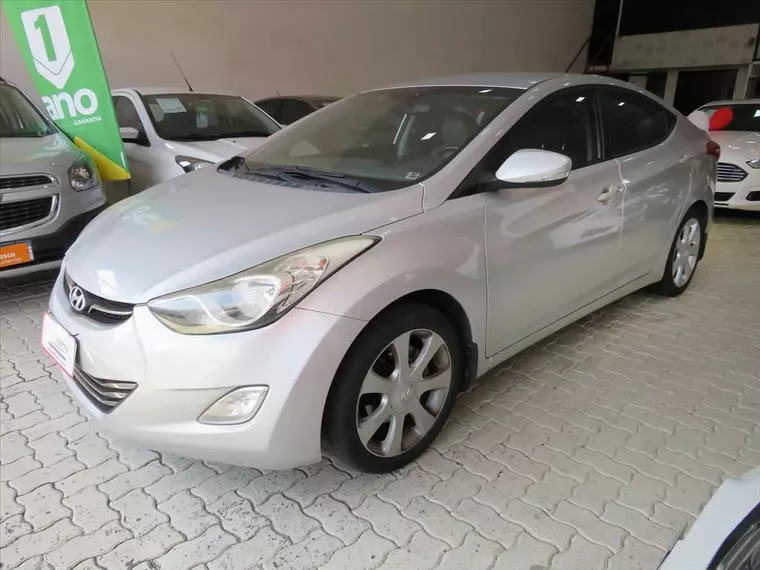 Hyundai Elantra Prata 12