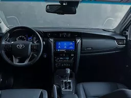 Toyota Hilux SW4