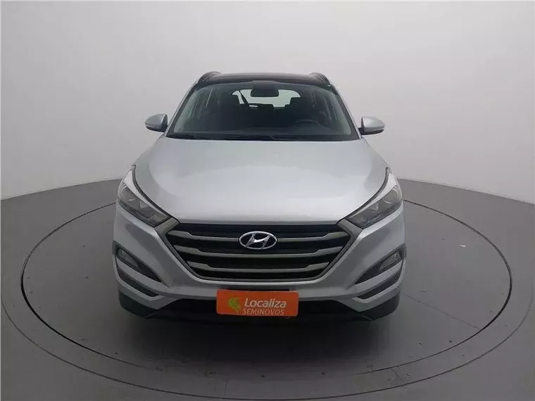 Hyundai Tucson Prata 10