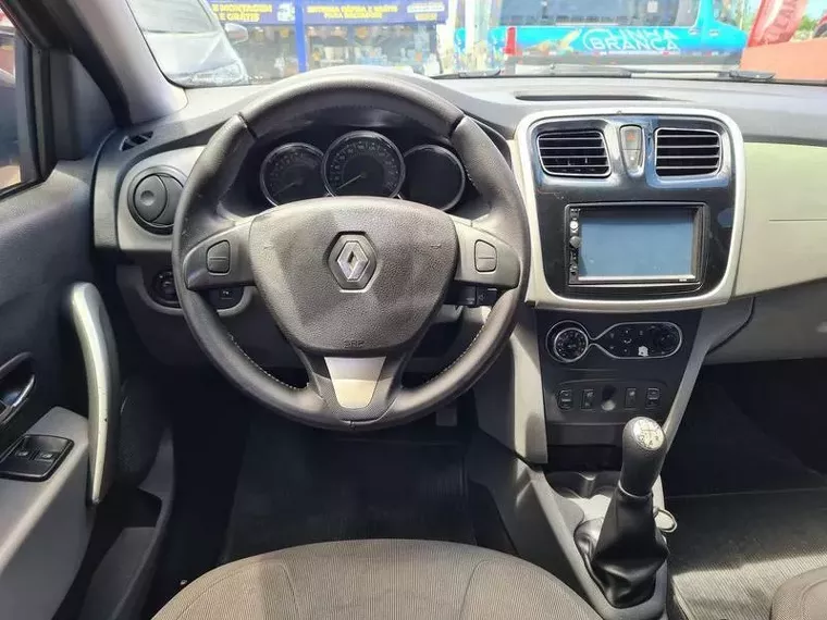 Renault Logan Marrom 17