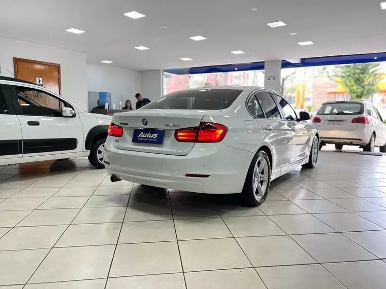 BMW 320i Branco 9