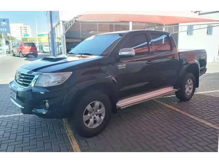 Toyota Hilux Preto 6