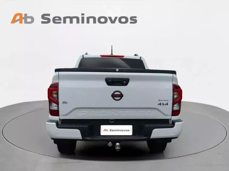 Nissan Frontier Branco 13