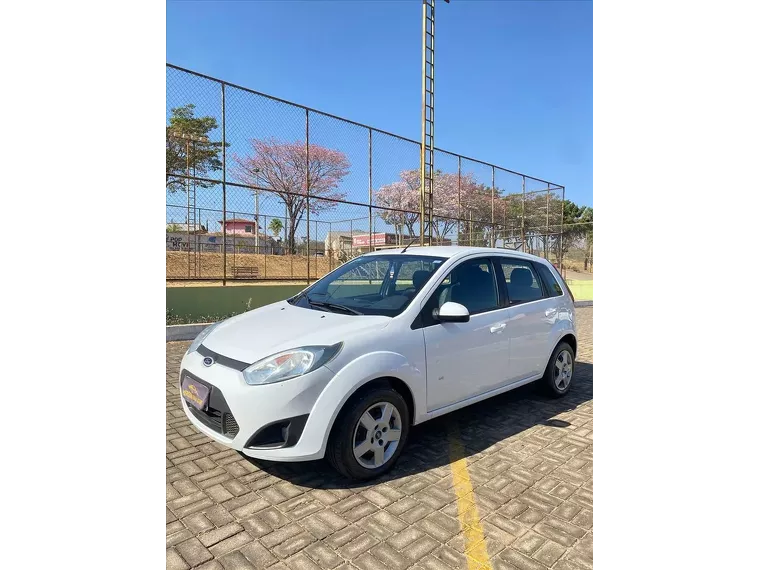 Ford Fiesta Branco 2