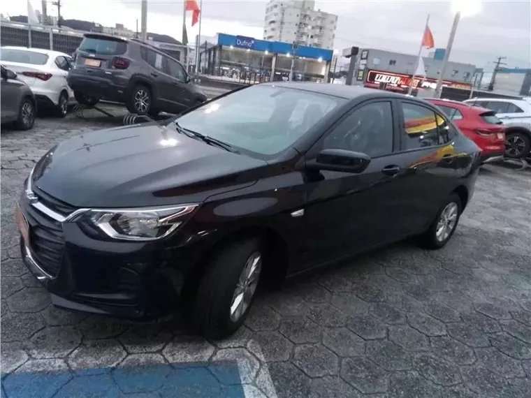 Chevrolet Onix Preto 11