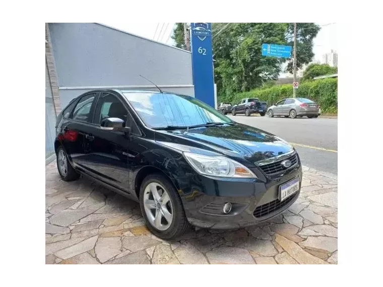 Ford Focus Preto 6