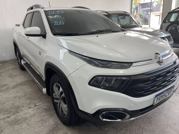 Fiat Toro Branco 3