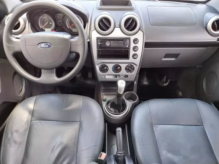 Ford Fiesta Preto 6