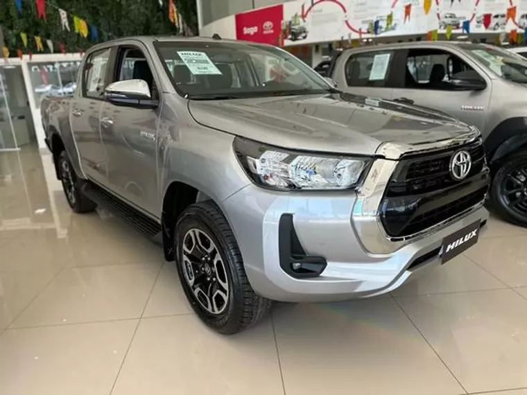 Toyota Hilux Branco 3