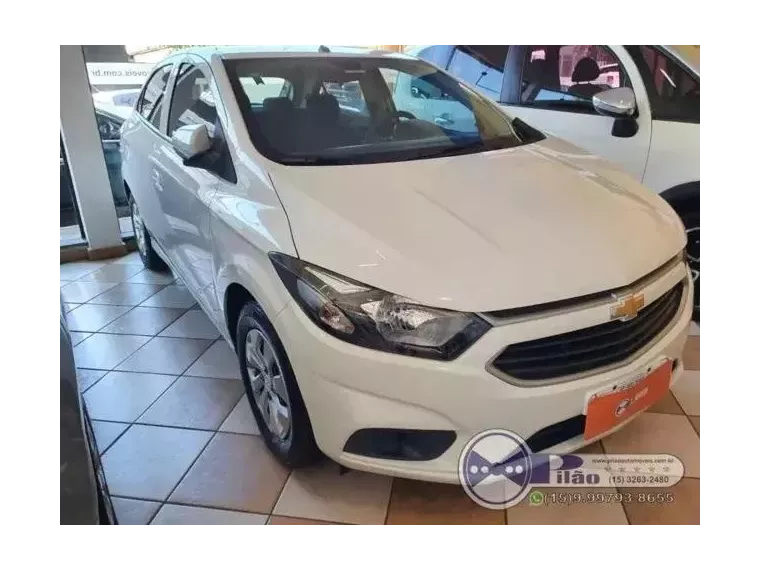 Chevrolet Onix Branco 3