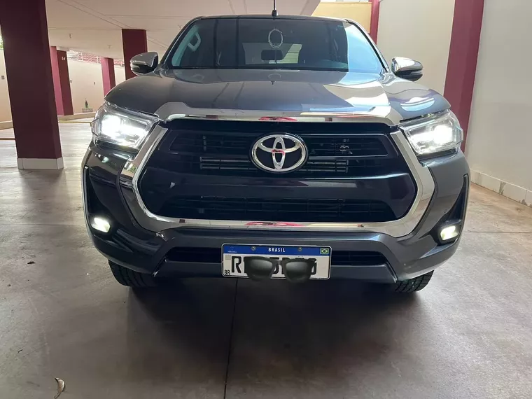 Toyota Hilux Cinza 4