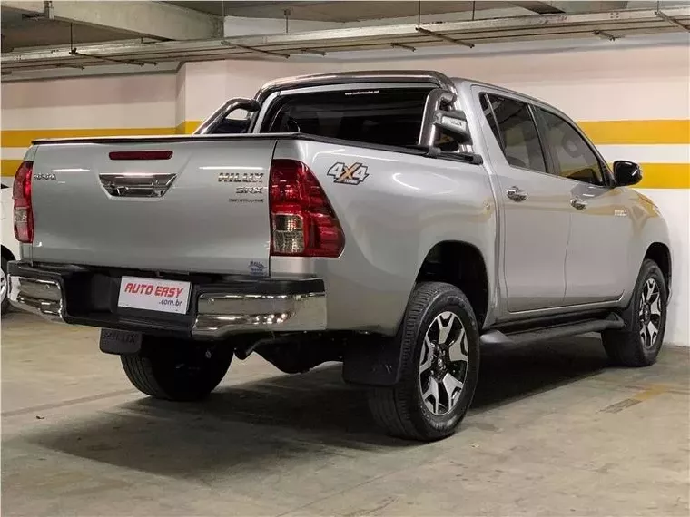 Toyota Hilux Prata 12