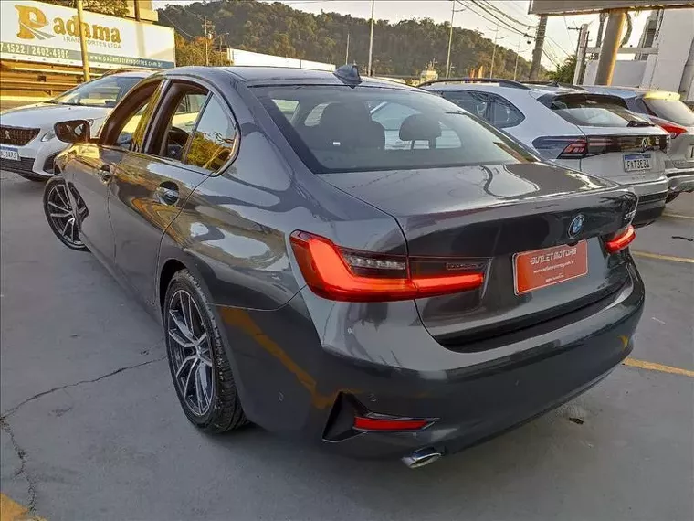 BMW 320i Cinza 8