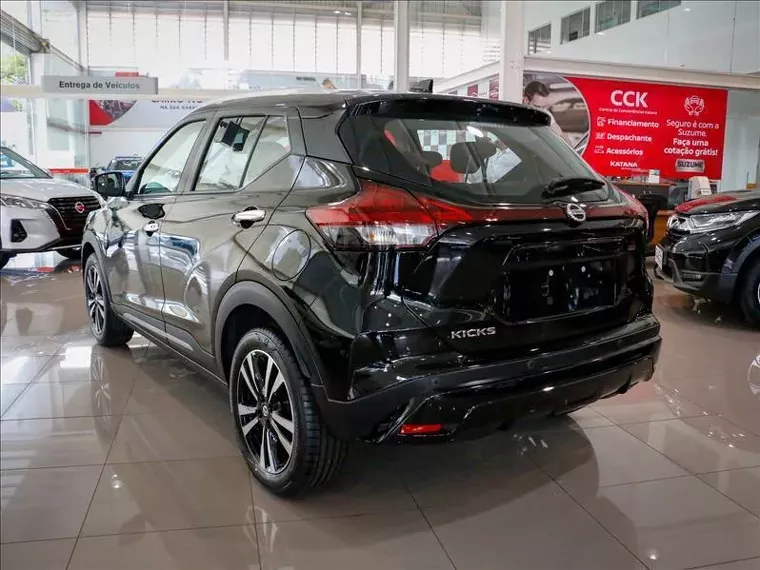 Nissan Kicks Preto 7