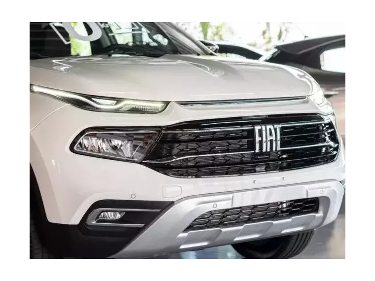 Fiat Toro Branco 2