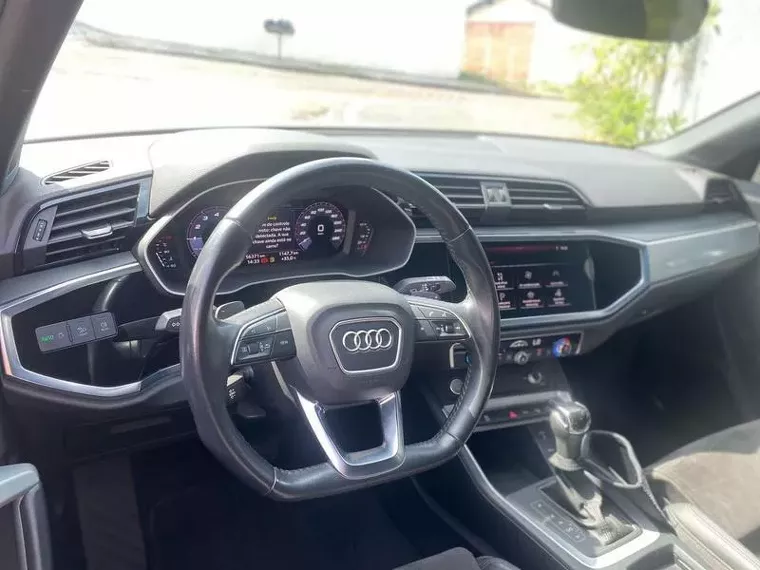 Audi Q3 Prata 12