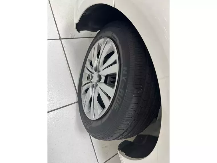 Volkswagen Gol Branco 10