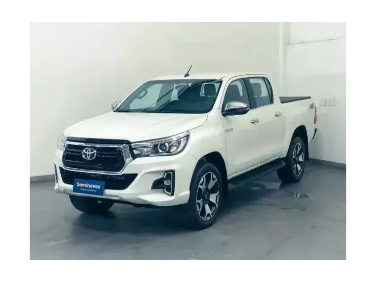 Toyota Hilux Branco 4