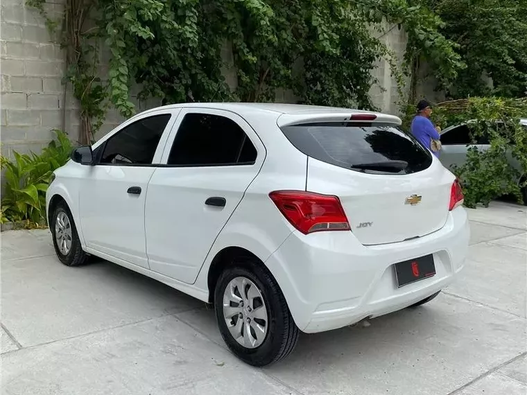 Chevrolet Onix Branco 4