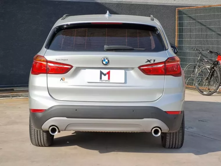 BMW X1 Prata 3