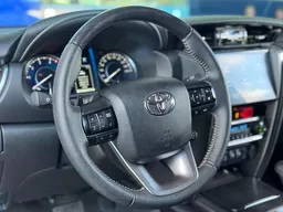 Toyota Hilux SW4