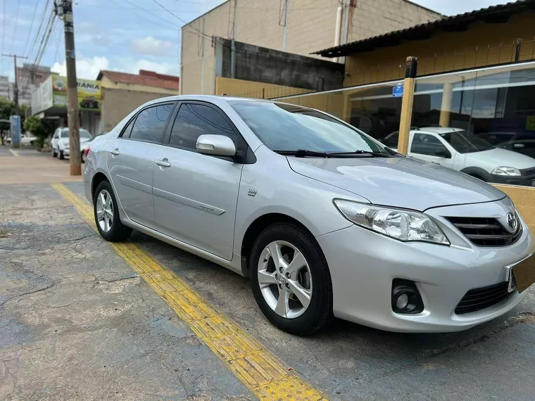 Toyota Corolla Prata 1