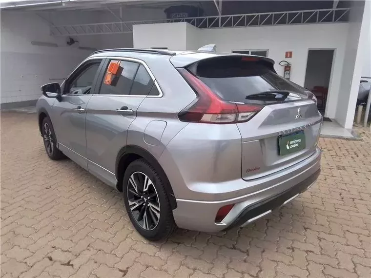 Mitsubishi Eclipse Cross Prata 8