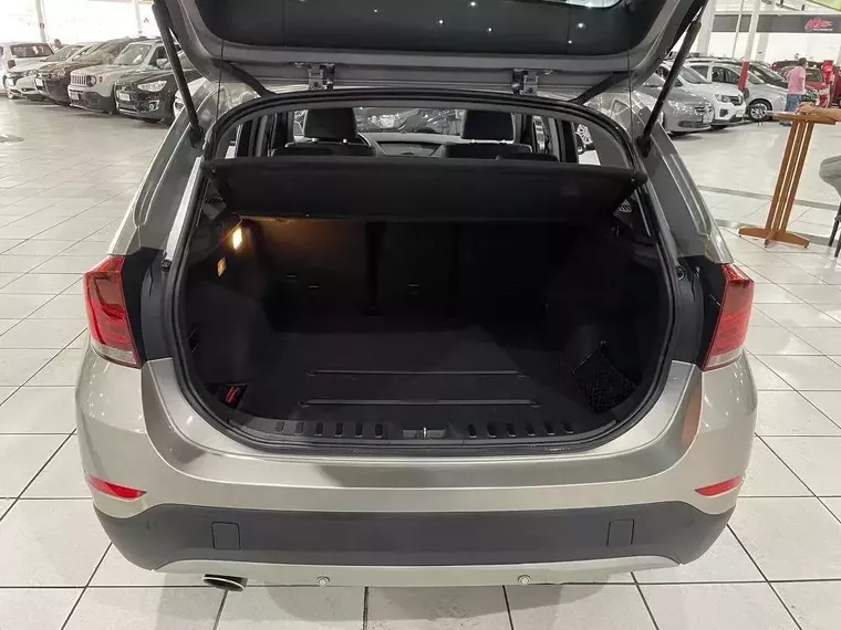 BMW X1 Prata 13