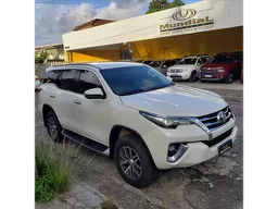 Toyota Hilux SW4