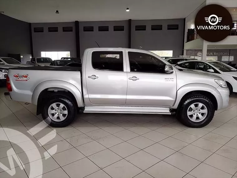 Toyota Hilux Prata 6