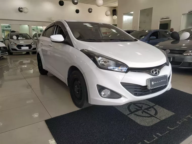 Hyundai HB20S Branco 13