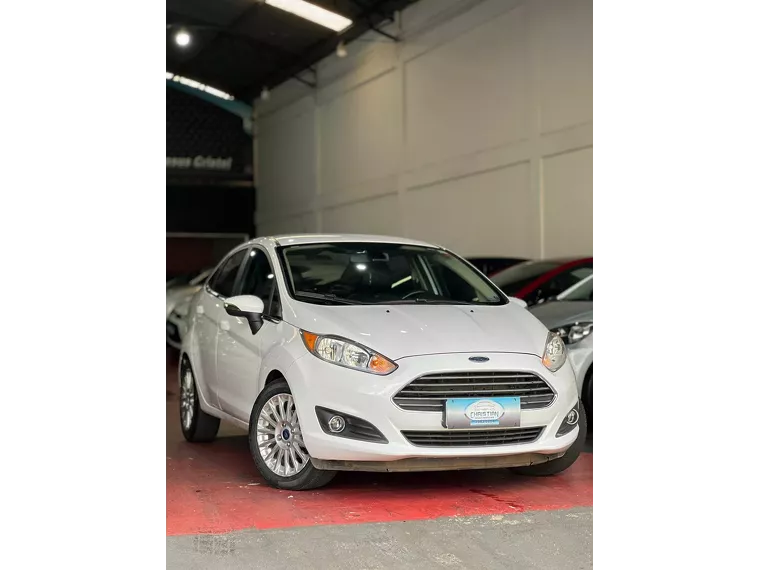 Ford Fiesta Branco 11