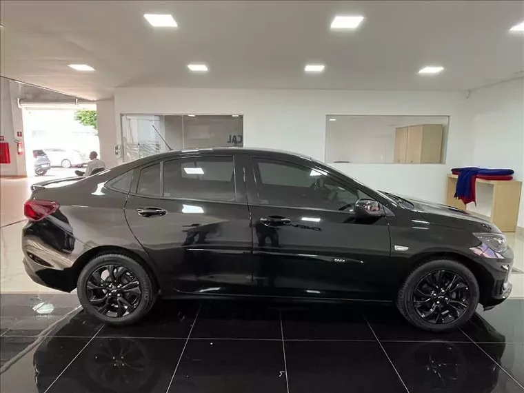 Chevrolet Onix Preto 14