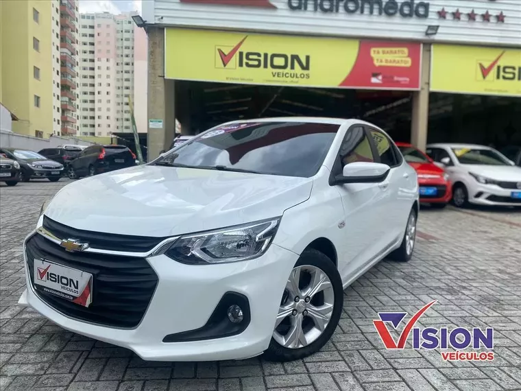 Chevrolet Onix Branco 13