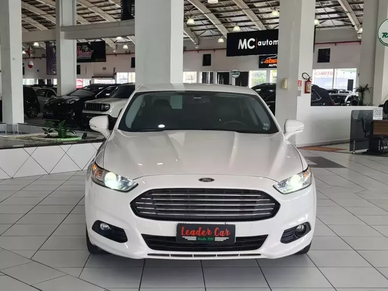 Ford Fusion Branco 9