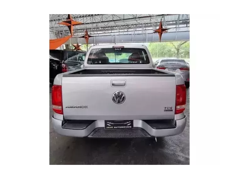 Volkswagen Amarok Prata 3