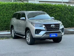 Toyota Hilux SW4