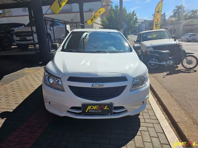 Chevrolet Onix Branco 2